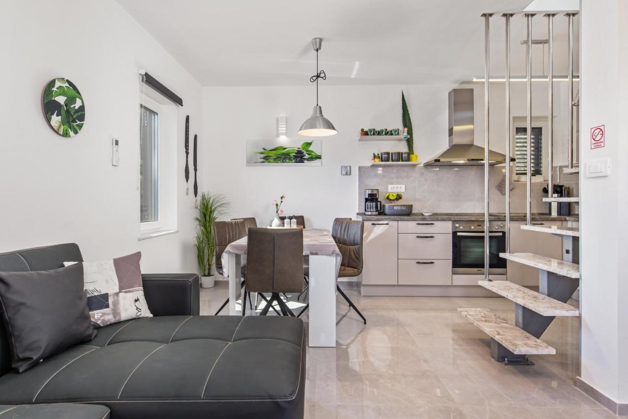 Apartment Coralina バスカ エクステリア 写真